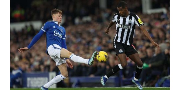 Newcastle United und Tottenham Hotspur verloren beide gegen schlechter platzierte Gegner